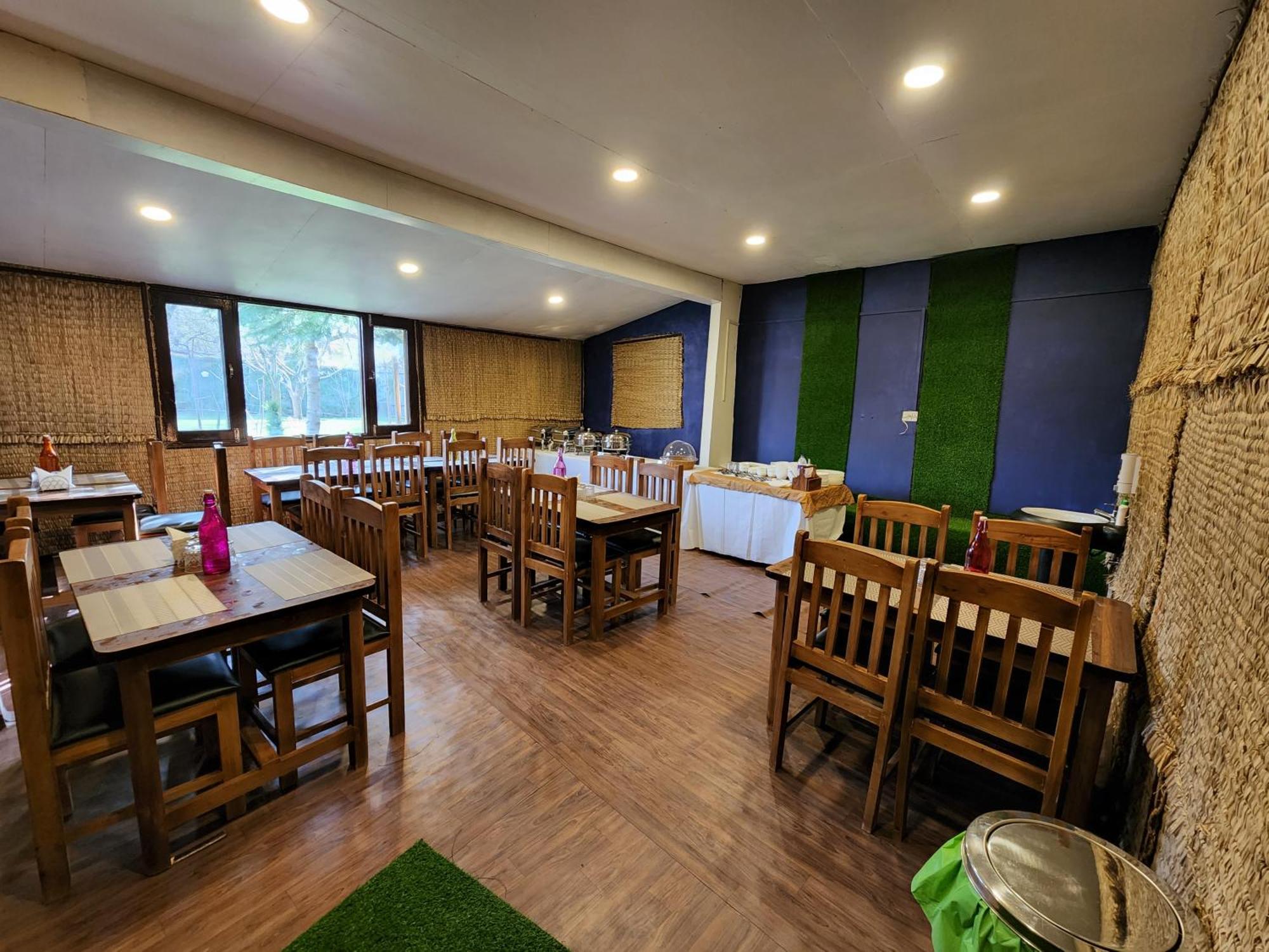 Premier Pahalgam Hotel Exterior photo
