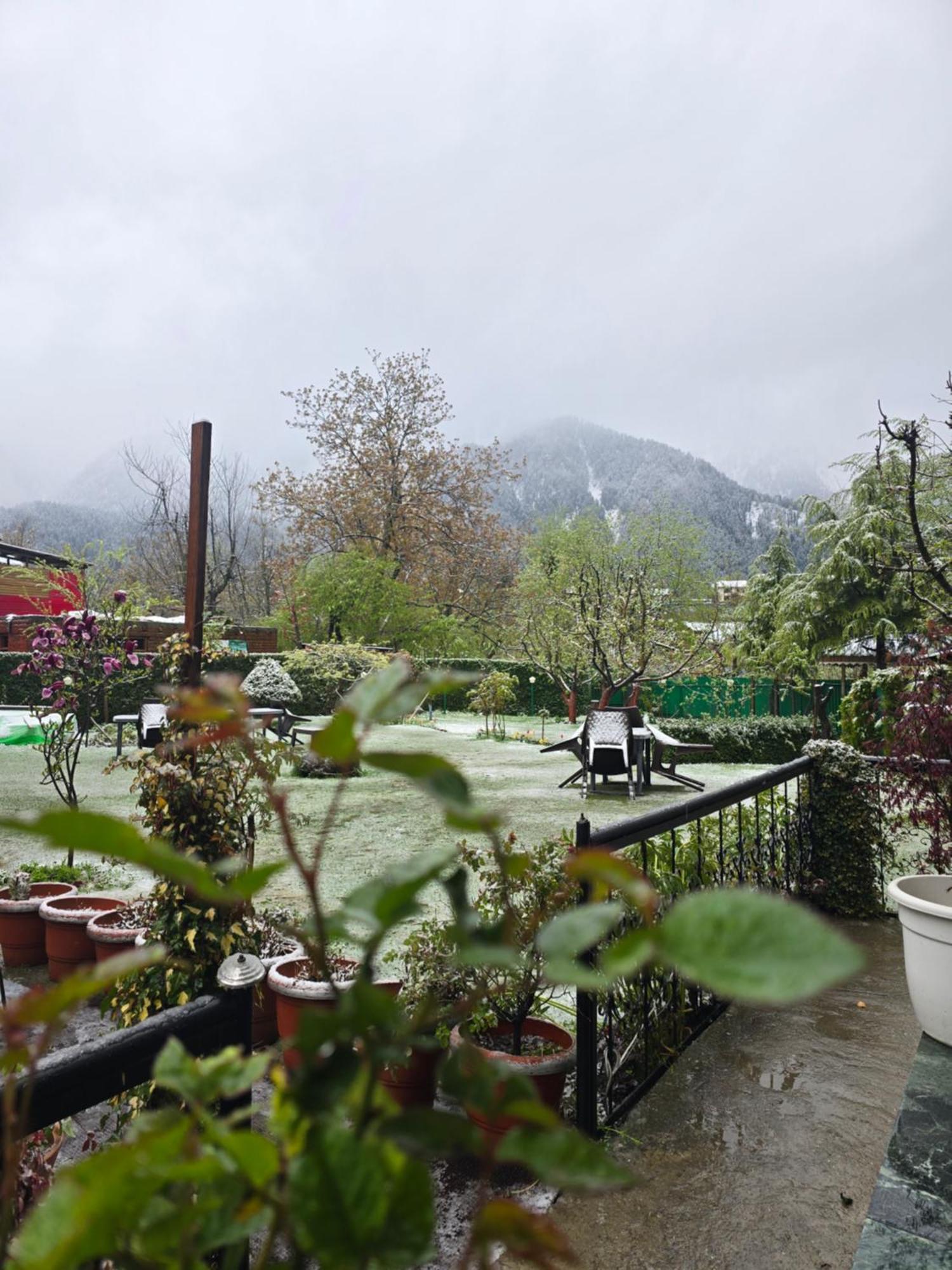 Premier Pahalgam Hotel Exterior photo