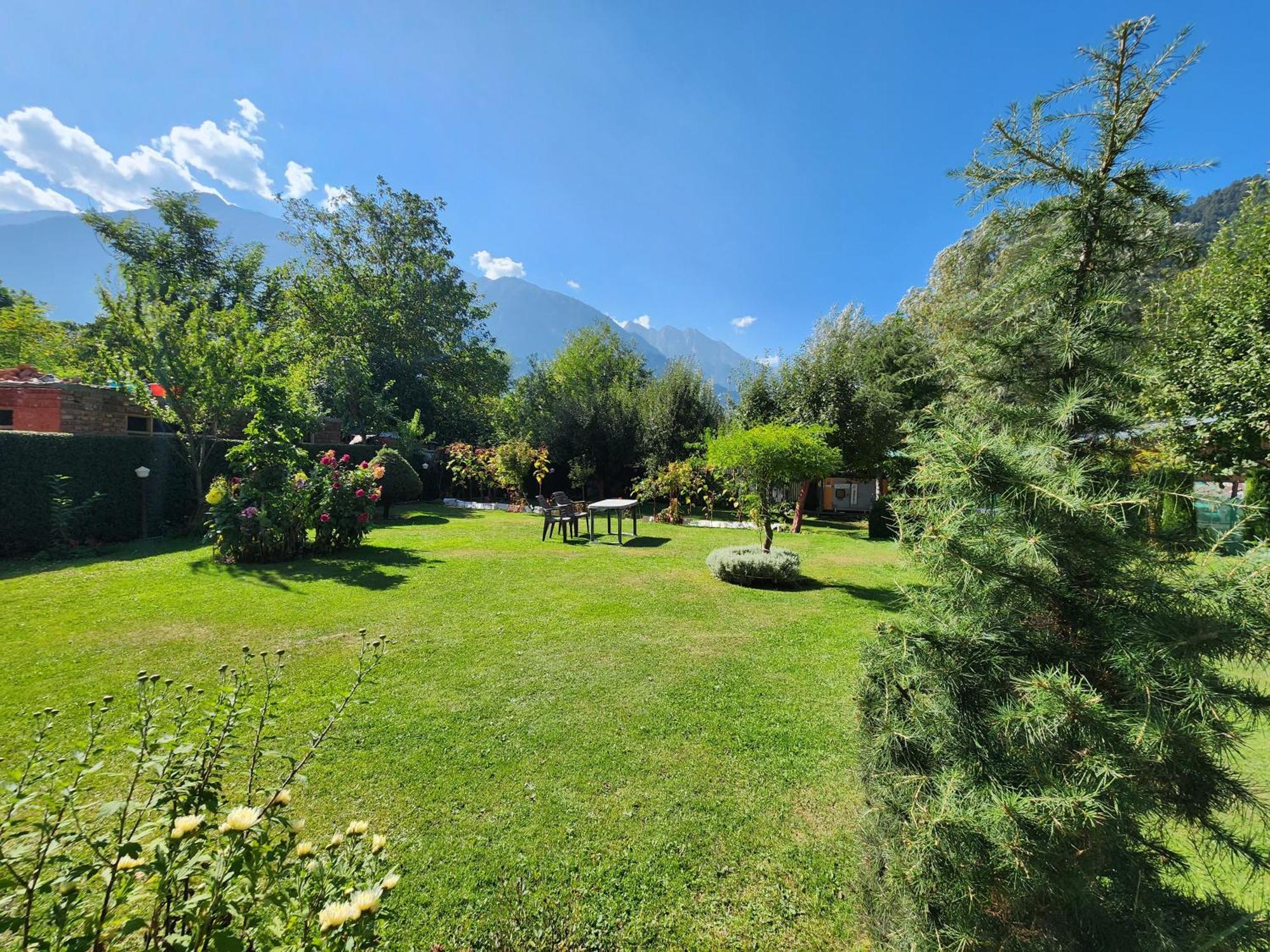 Premier Pahalgam Hotel Exterior photo